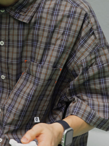 Checkered short-sleeved shirt (gray-blue check)